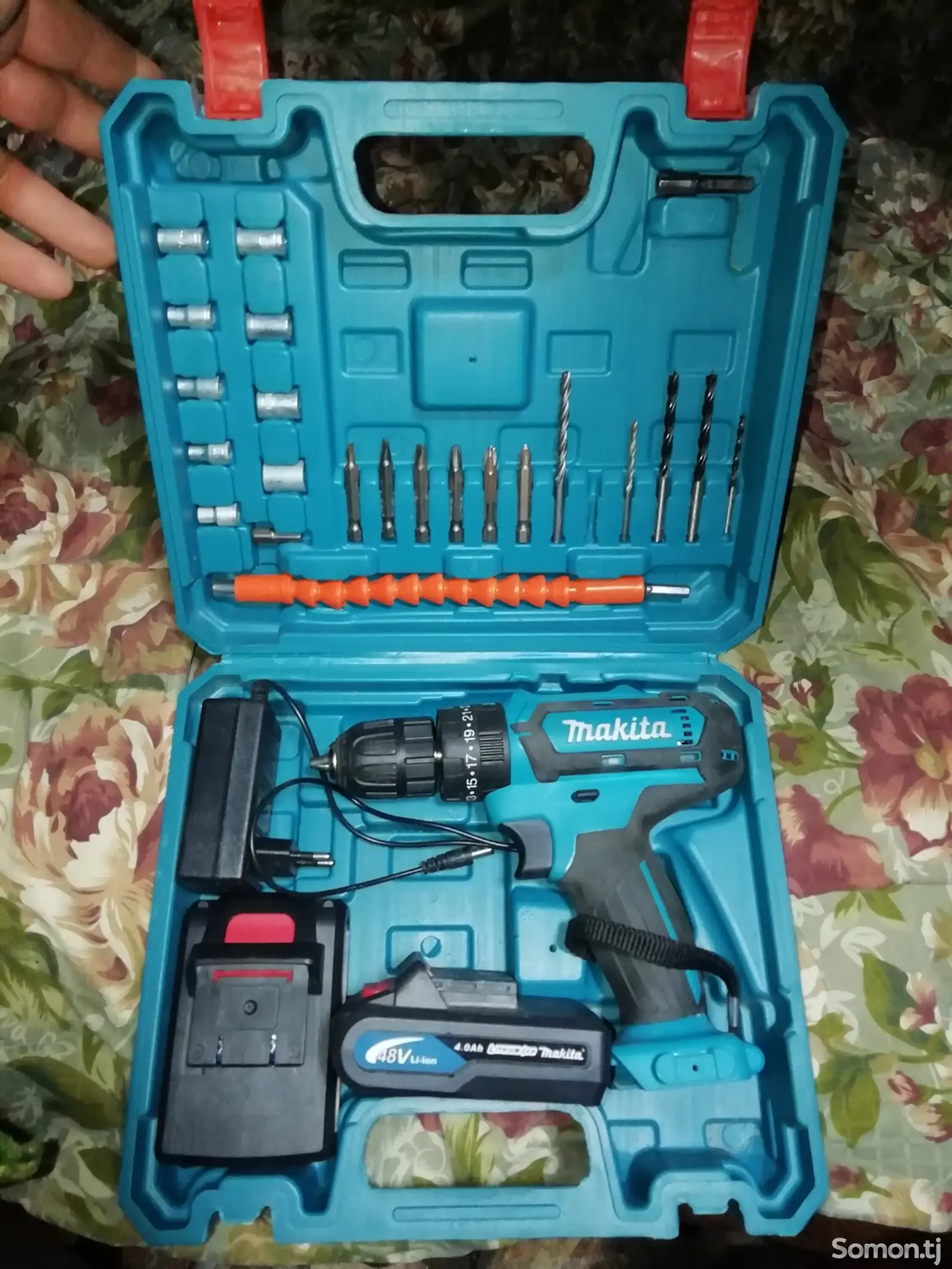 Шуруповерт Makita