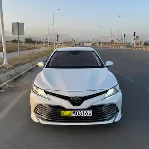 Toyota Camry, 2019