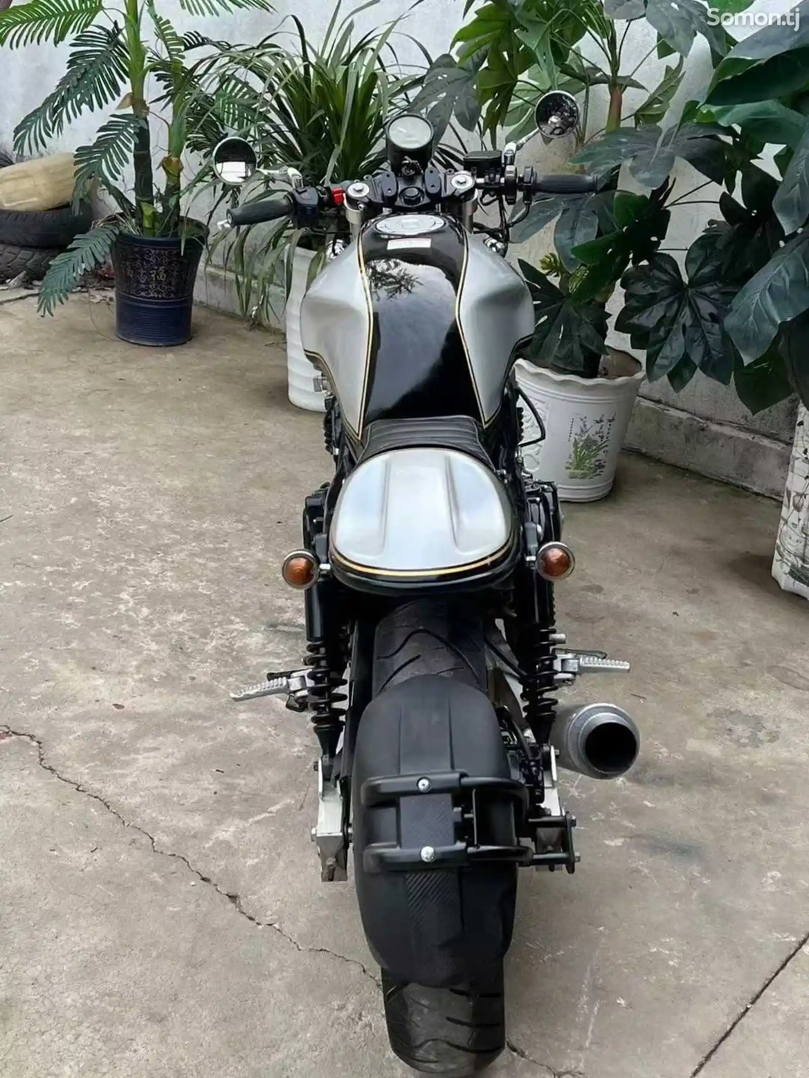 Мотоцикл Honda CB400cc на заказ-8