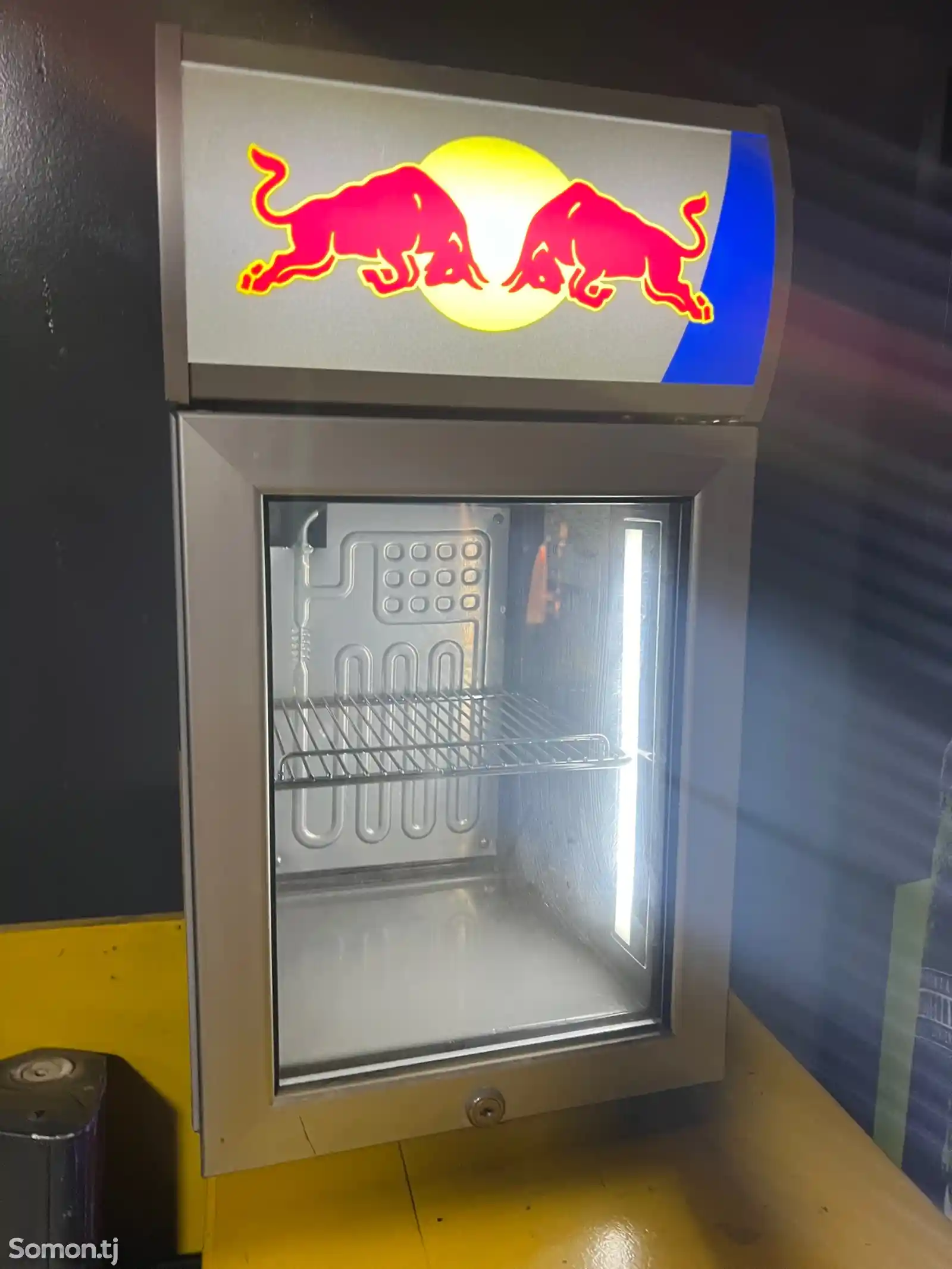 Холодильник Red Bull mini-1