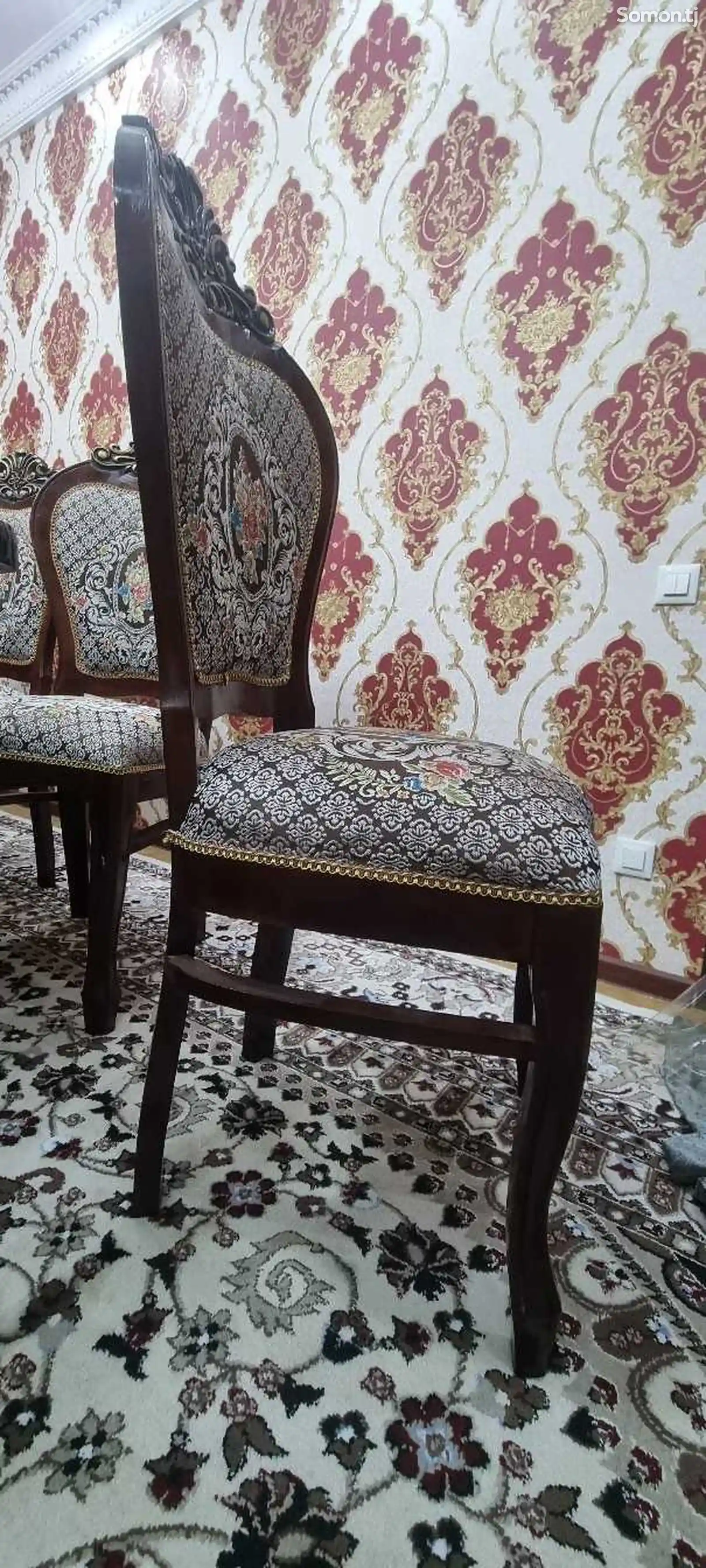Стол и стулья на 12 персон-4