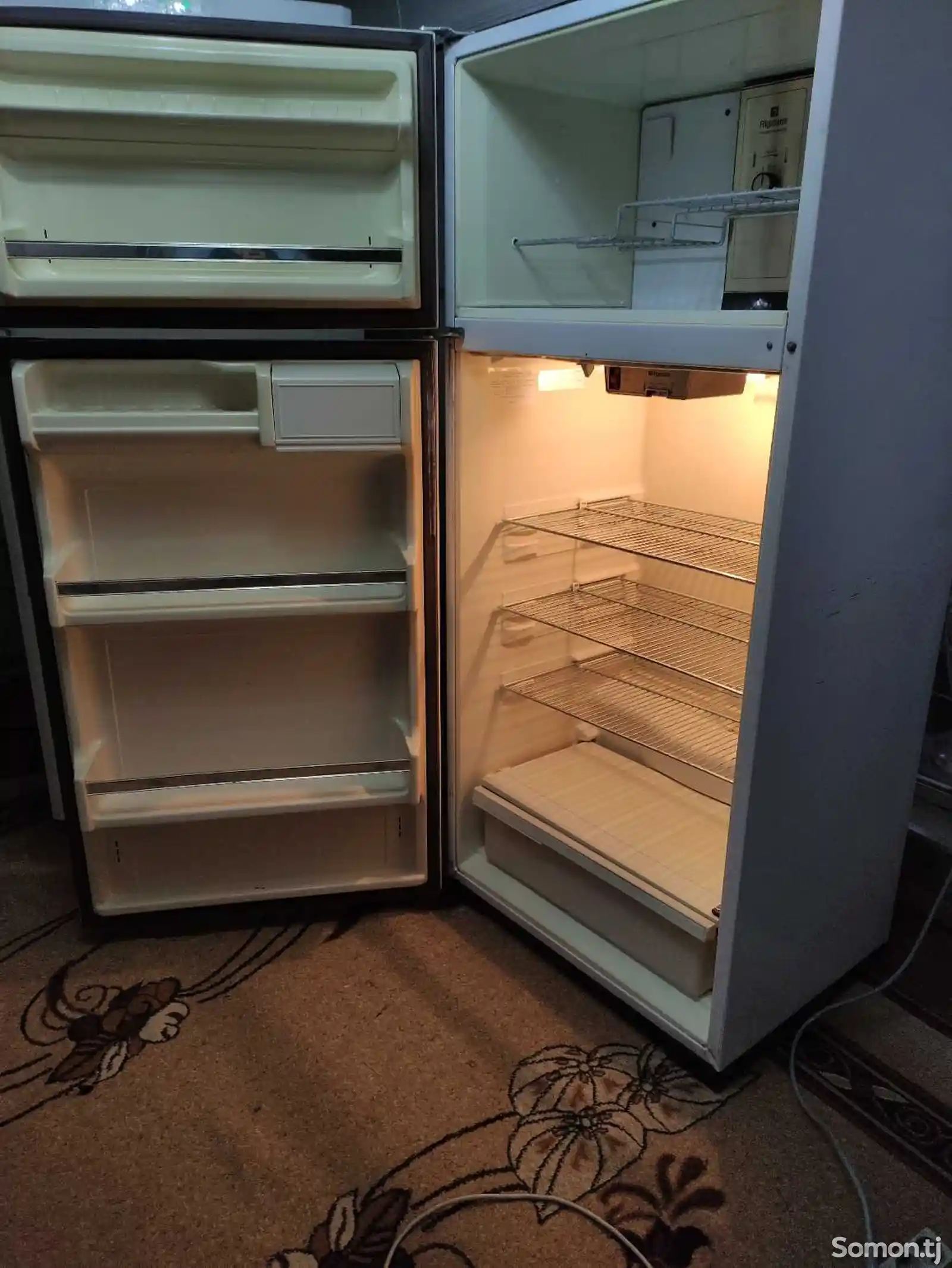 Холодильник Frigidaire-4