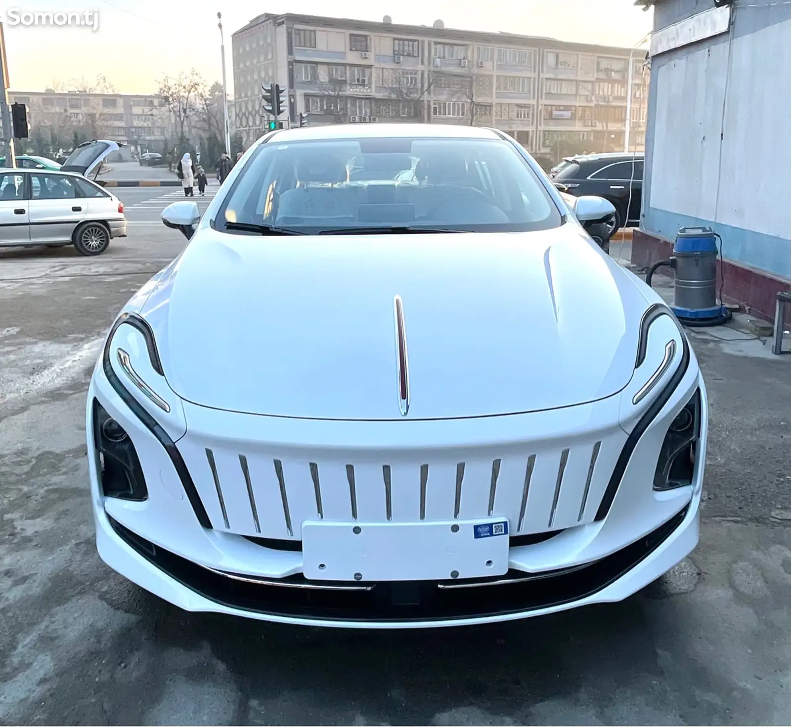 Hongqi E-QM5, 2024-1