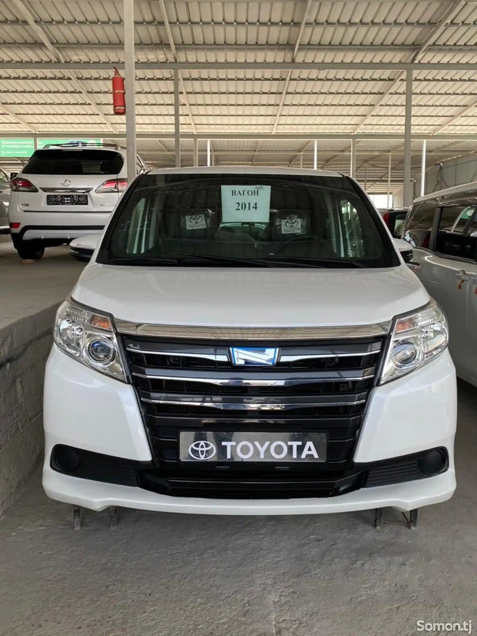 Toyota Voxy, 2014-1