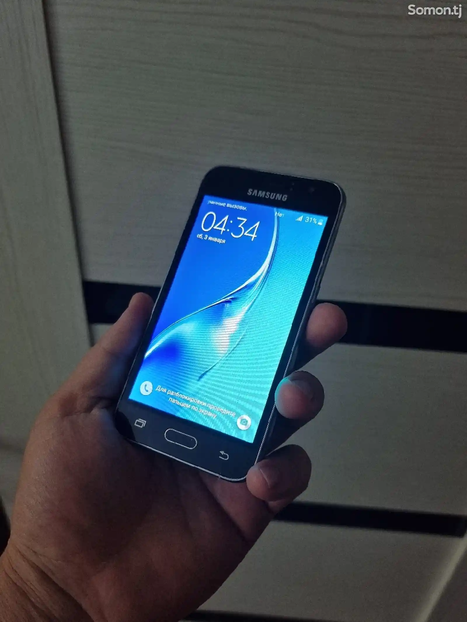 Samsung Galaxy J1 2016 Duos-1