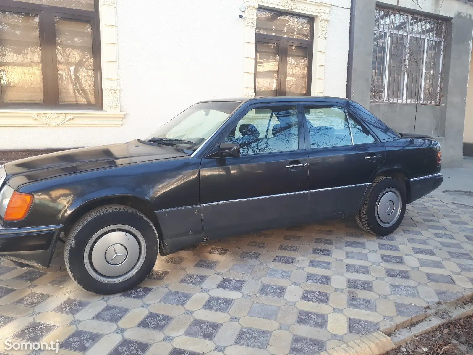 Mercedes-Benz W124, 1990-1