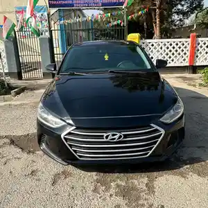 Hyundai Elantra, 2016