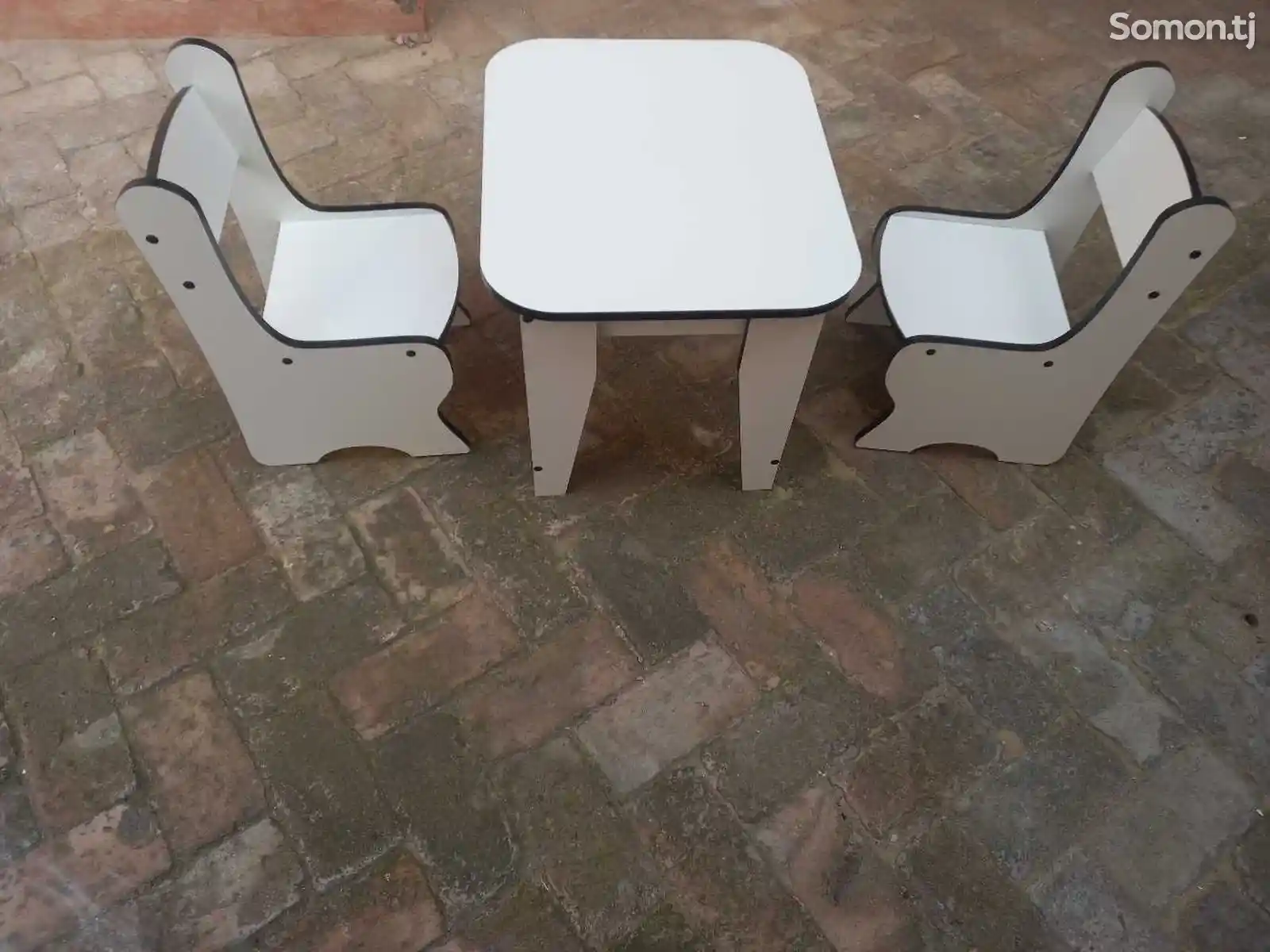 Стол со стульчиками-2