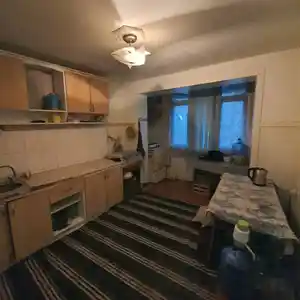 3-комн. квартира, 4 этаж, 70 м², 12мкр