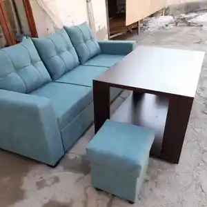 Раскладной диван с столом