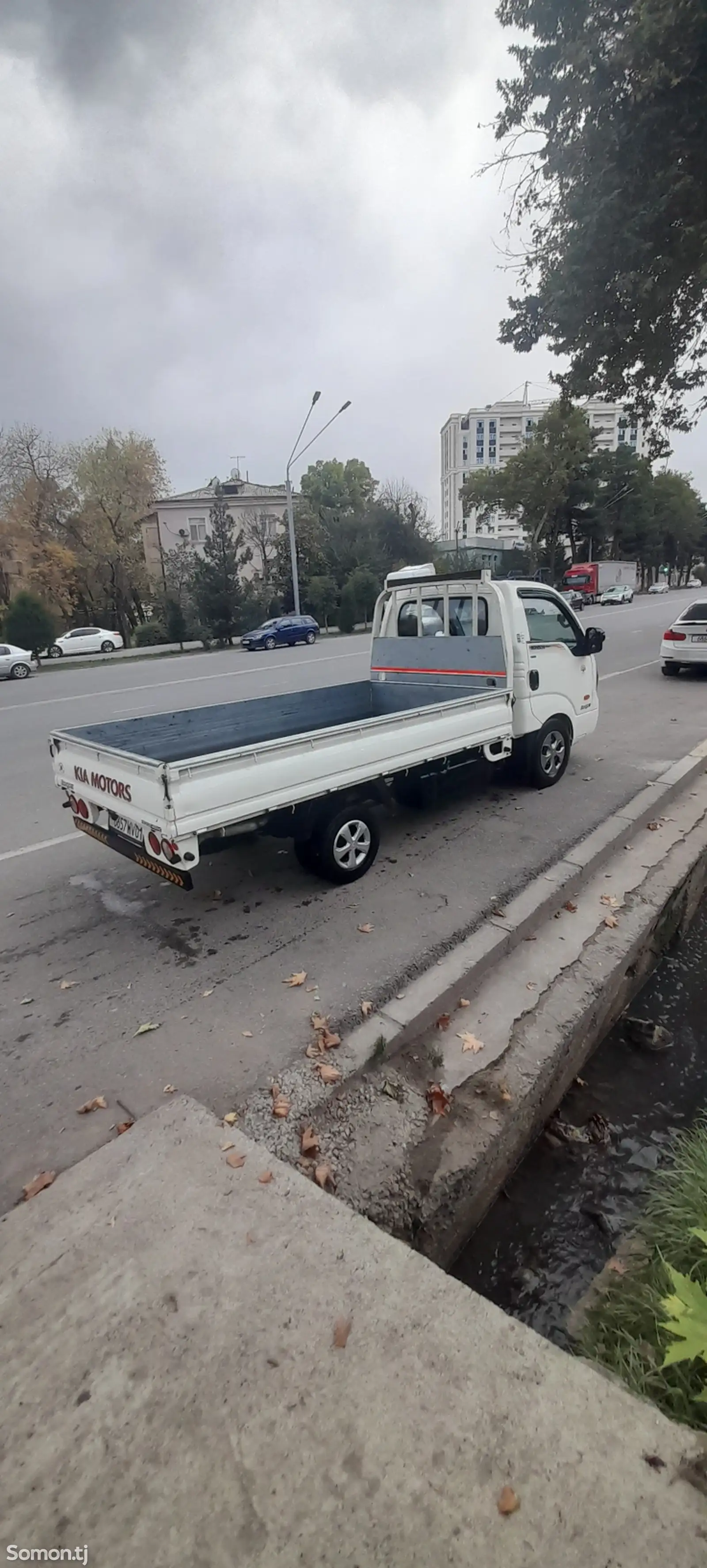 Бортовой автомобиль-3