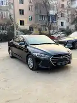 Hyundai Elantra, 2018-7