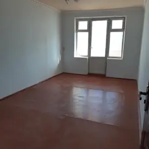 3-комн. квартира, 4 этаж, 82 м², Хиёбони Рудаки