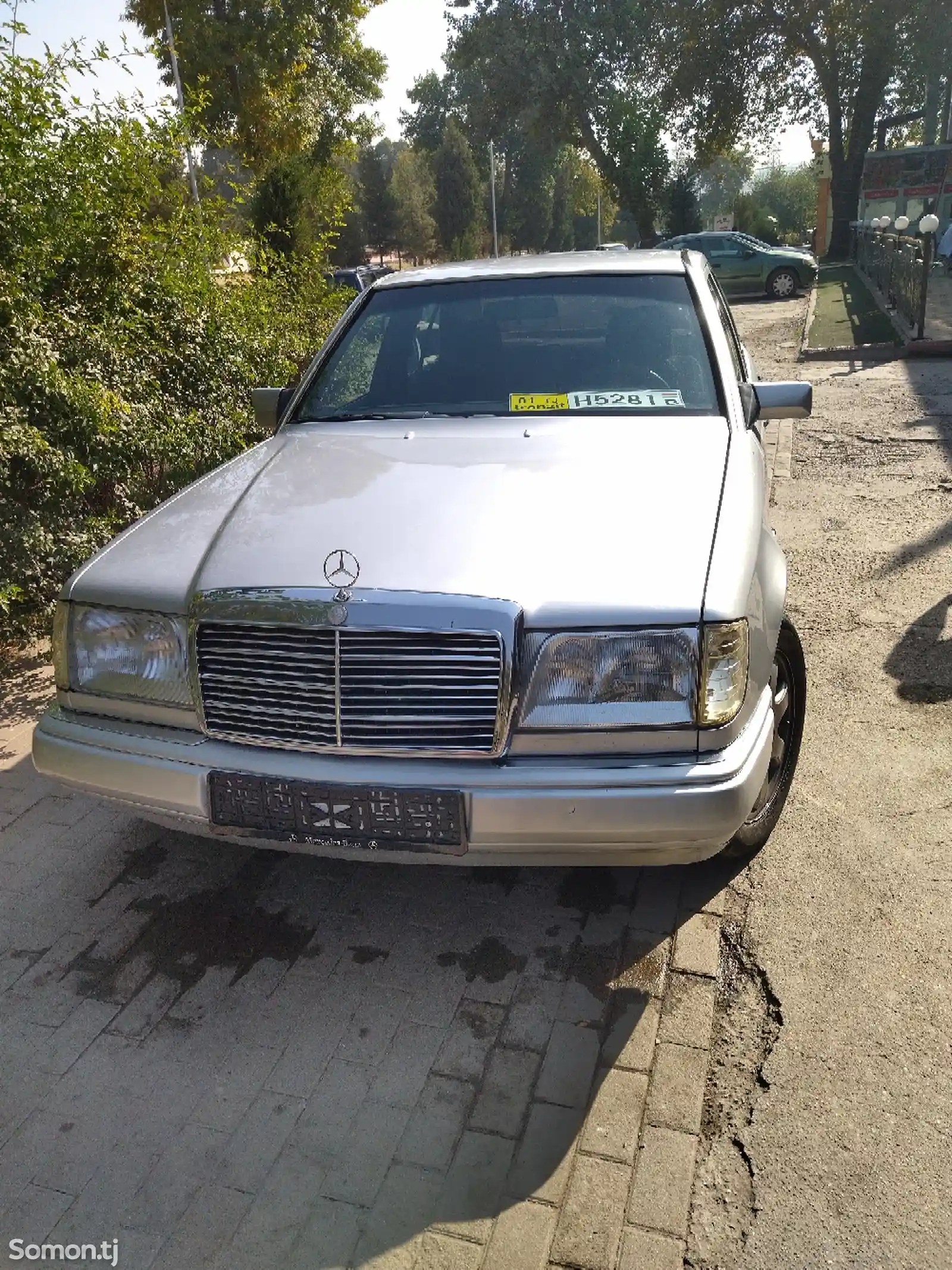 Mercedes-Benz W124, 1990-1