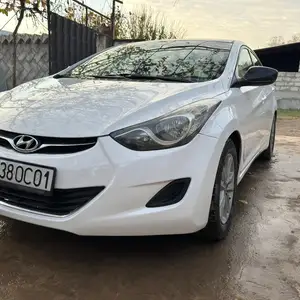 Hyundai Elantra, 2011