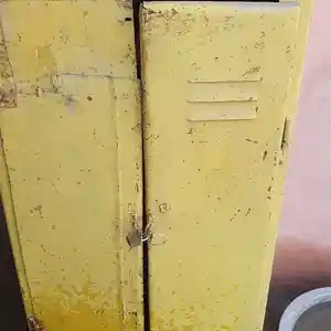 Металлический шкафчик для газового баллона