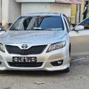 Toyota Camry, 2010