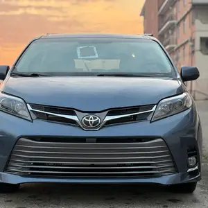 Toyota Sienna, 2015