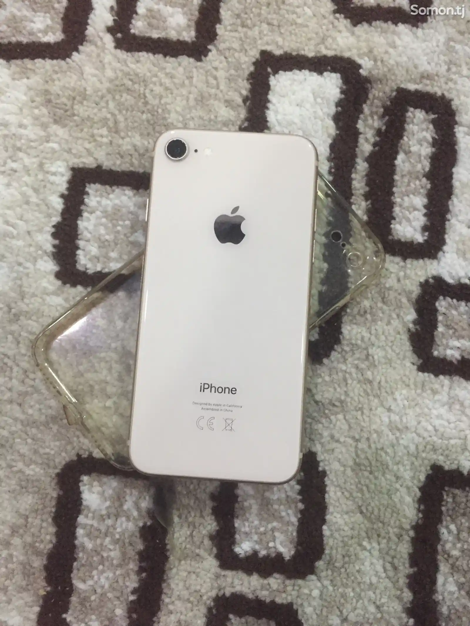 Apple iPhone 8, 64 gb, Gold-1