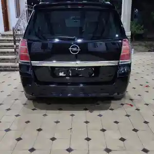 Спойлер Opel Zafira B