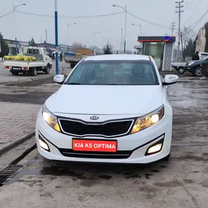 Kia K5, 2015