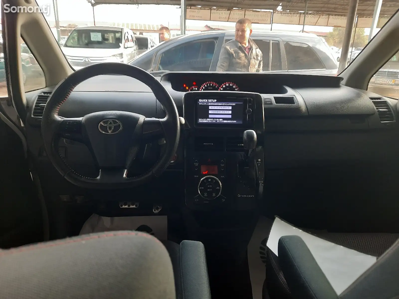 Toyota Voxy, 2013-4