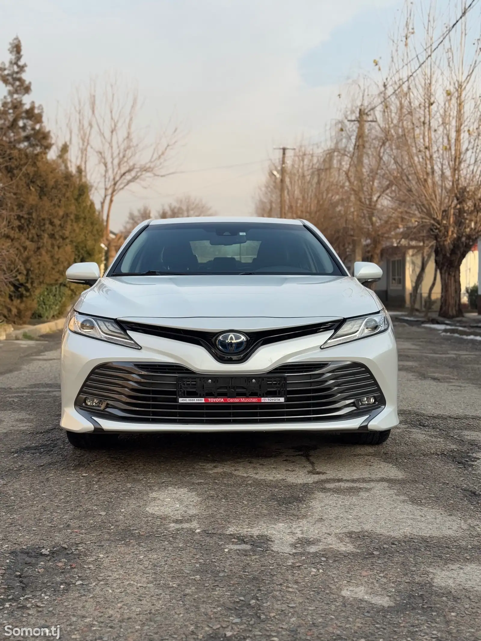 Toyota Camry, 2018-1