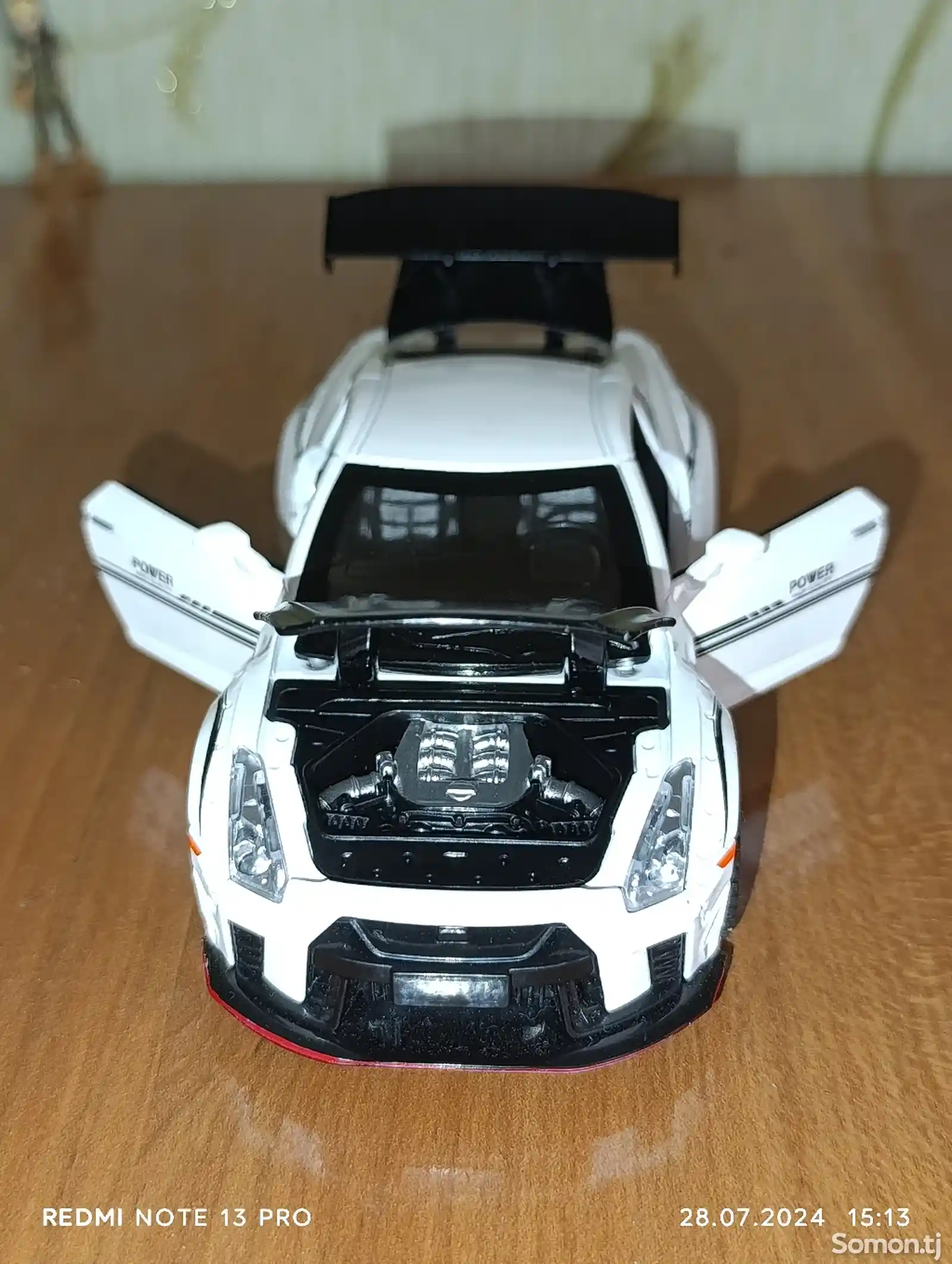 Машинка Nissan Gt-r-1