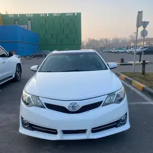 Toyota Camry, 2014