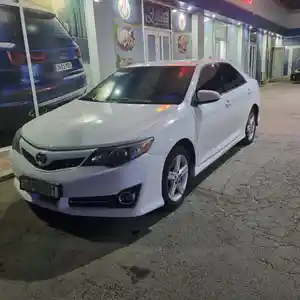 Toyota Camry, 2012