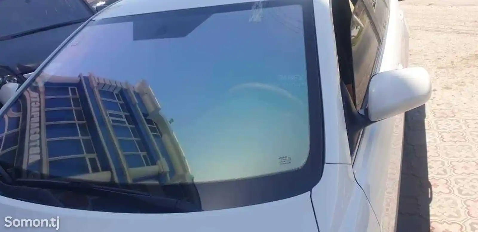 Лобовое стекло на Toyota Camry-4