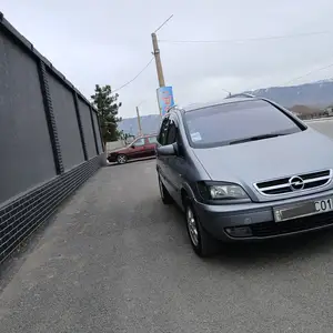 Opel Zafira, 2004