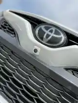 Toyota Camry, 2019-5