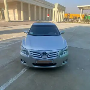 Toyota Camry, 2010