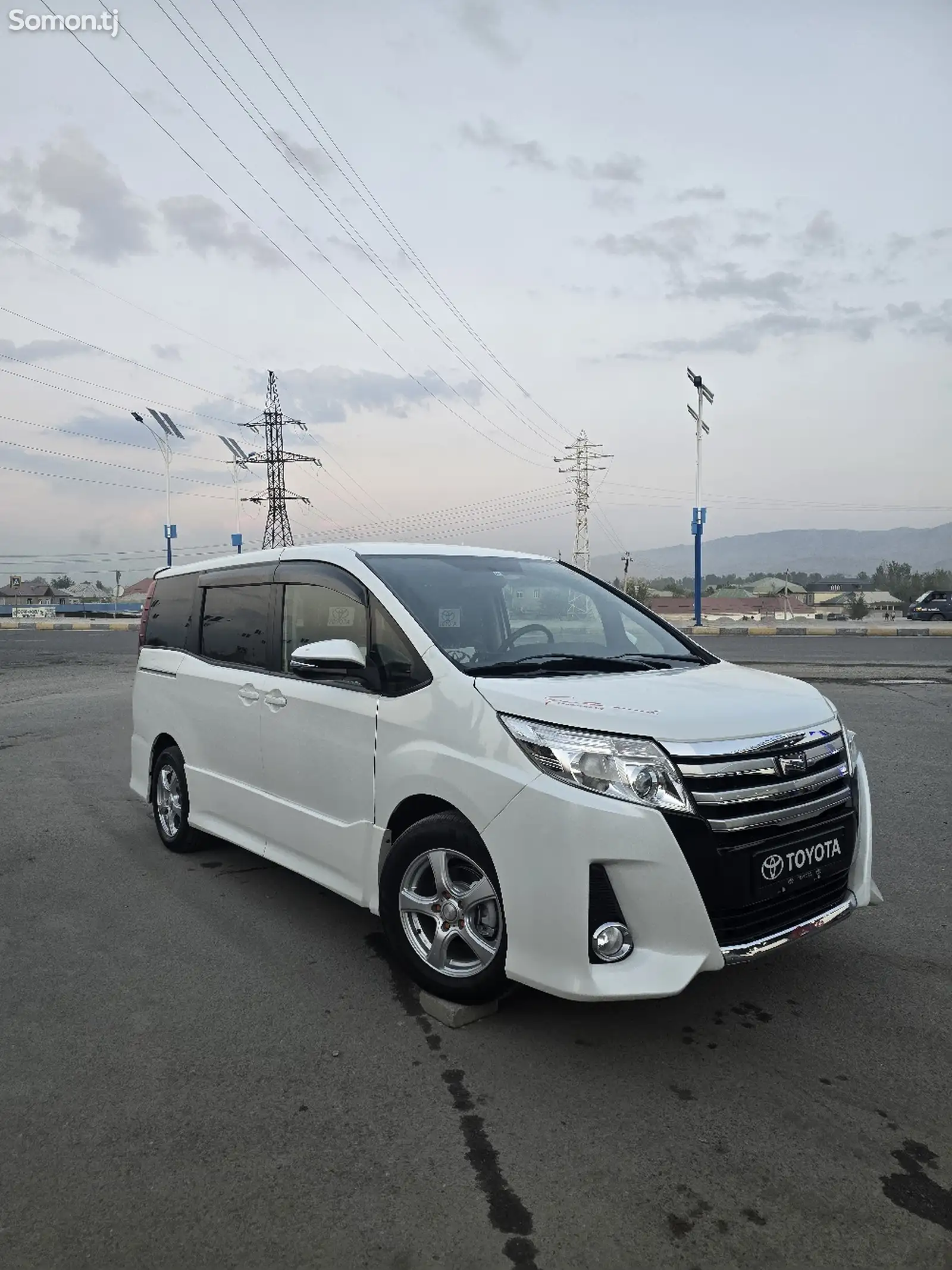 Toyota Voxy, 2014-6