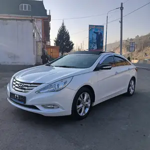 Hyundai Sonata, 2011