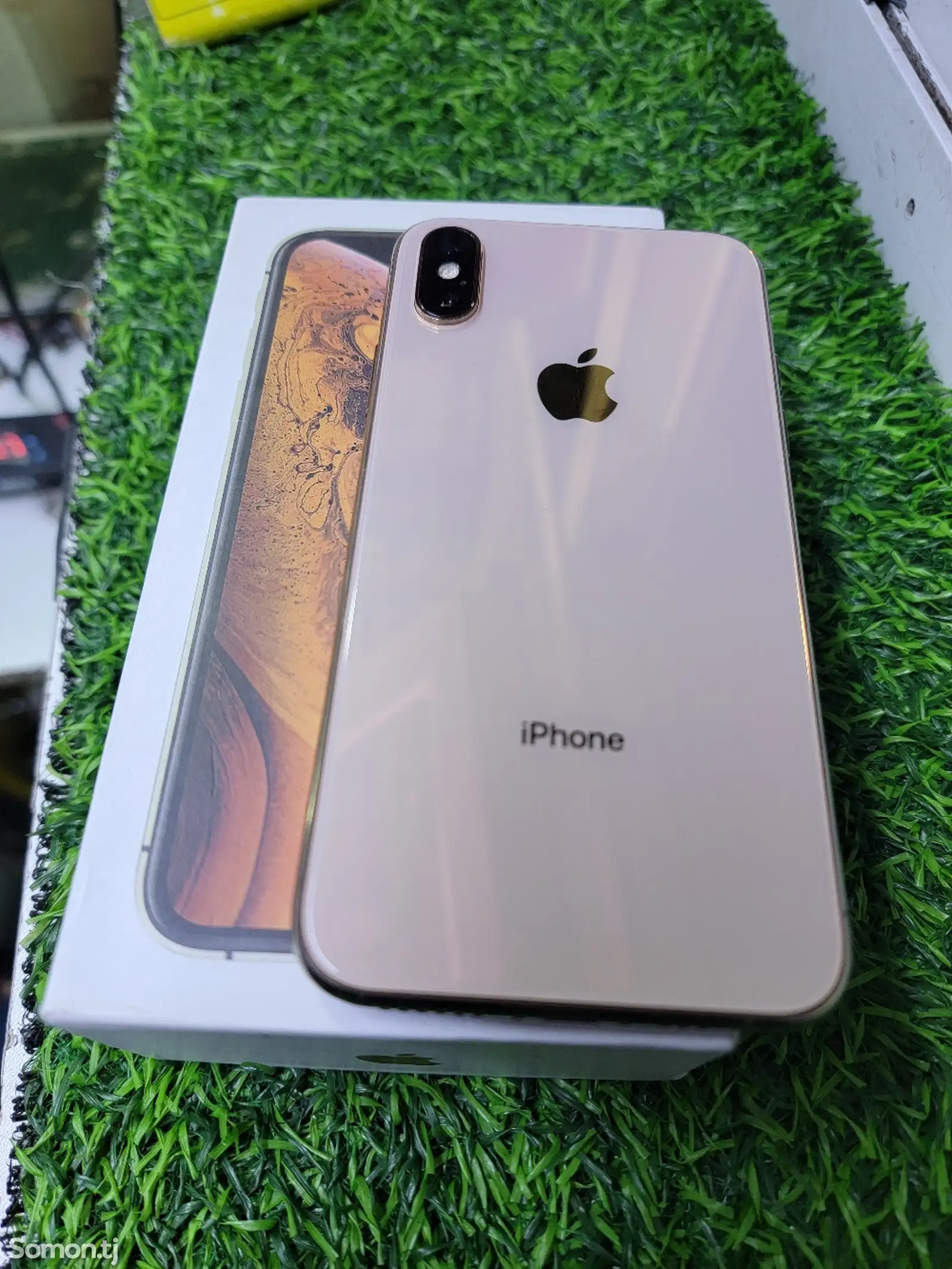 Apple iPhone Xs, 64 gb, Gold-1