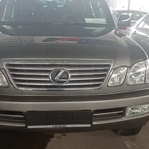 Lexus LX series, 2004