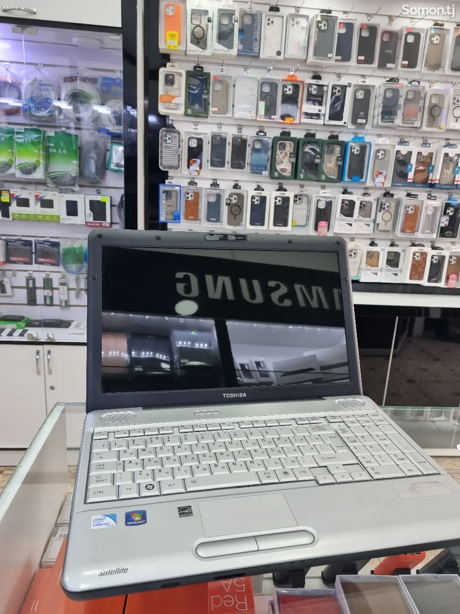 Ноутбук Toshiba-1