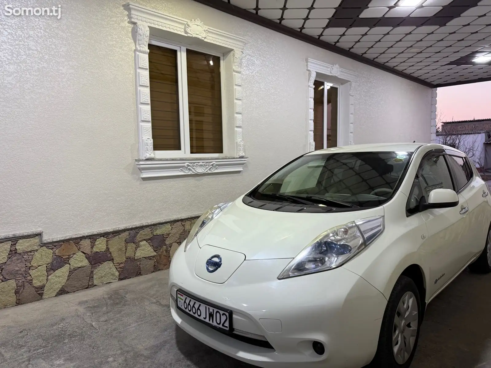 Nissan Leaf, 2012-1