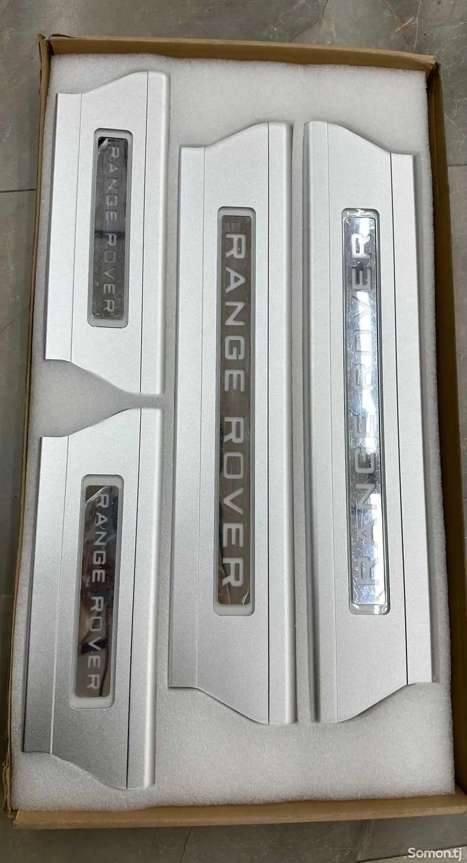 Накладки порогов от Range Rover-1