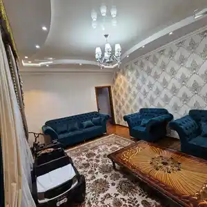 2-комн. квартира, Цокольный этаж, 80м², 33 мкр