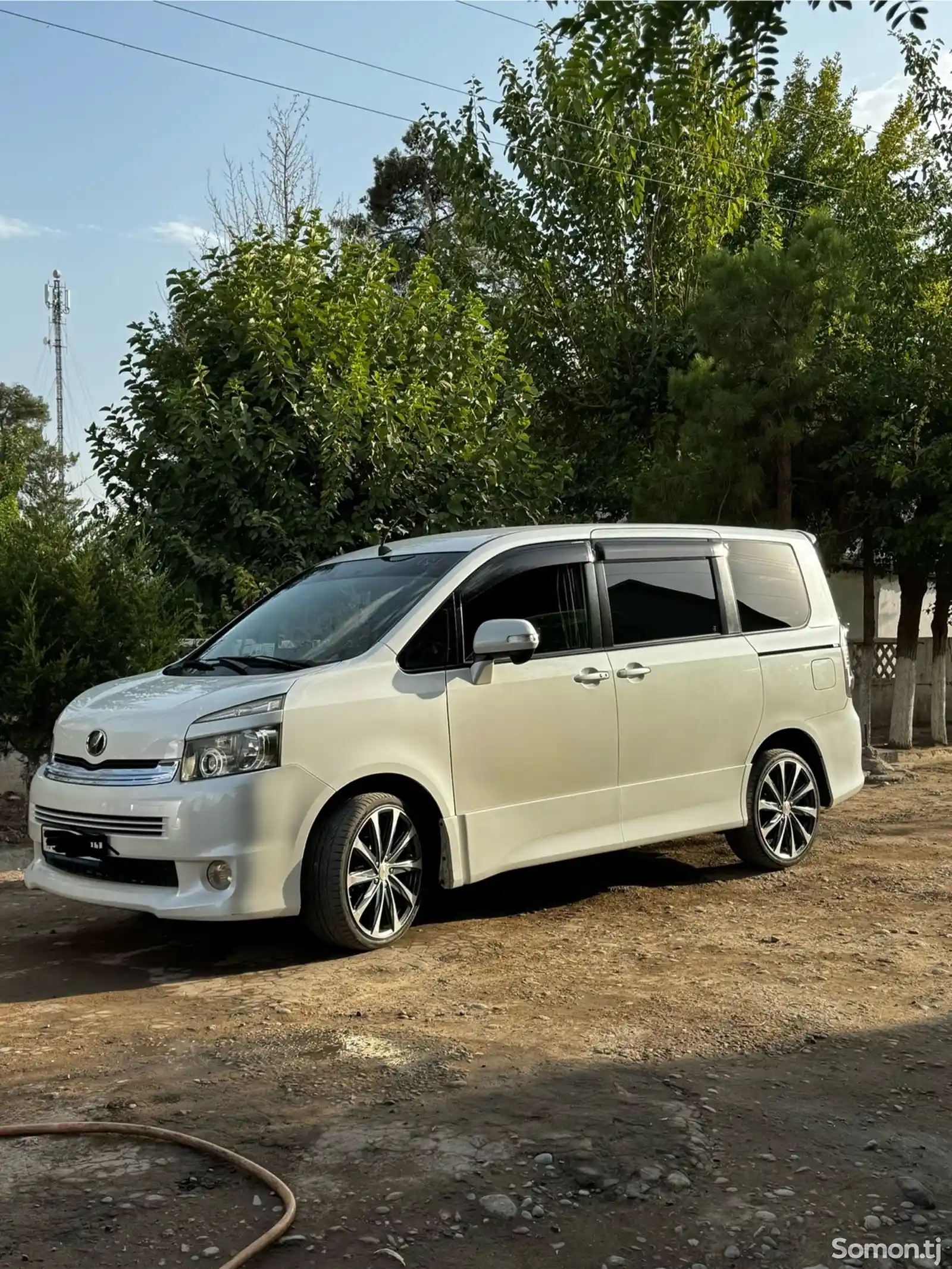 Toyota Voxy, 2009-1