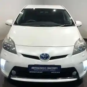 Лобовое стекло от Toyota Prius