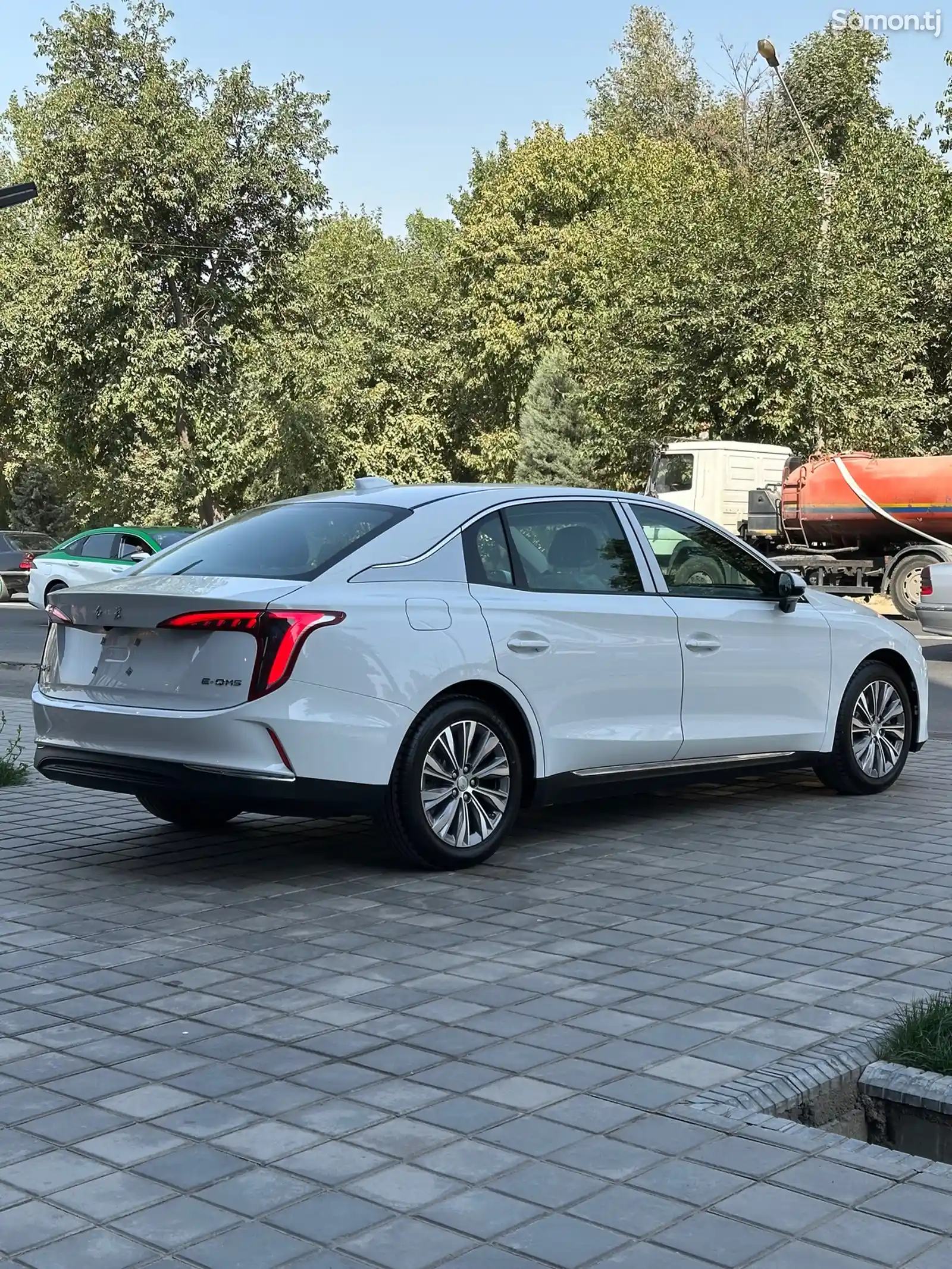 Hongqi E-QM5, 2024-5