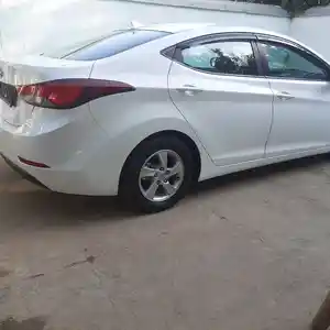 Hyundai Elantra, 2015