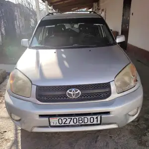 Toyota RAV 4, 2005