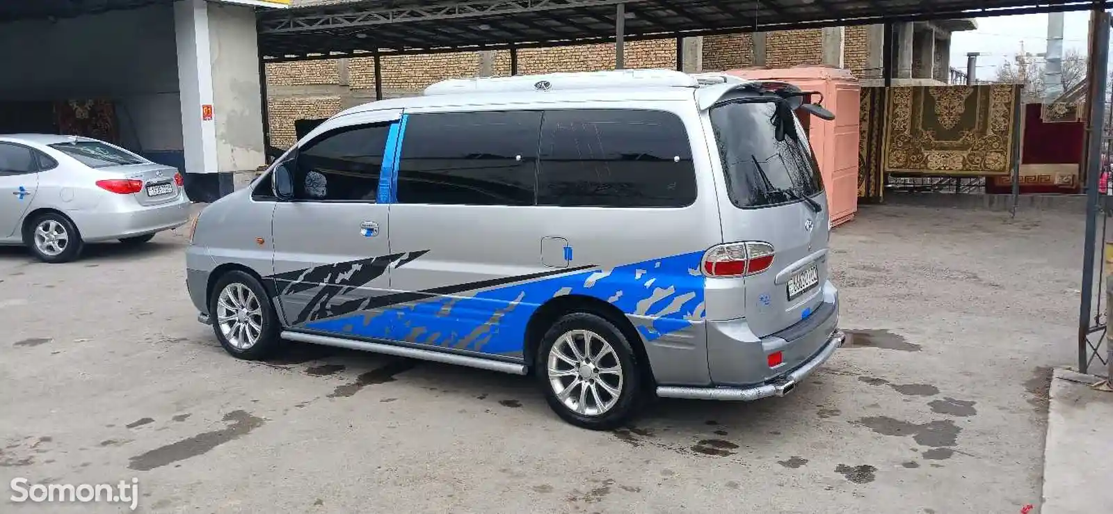 Микроавтобус Hyundai Starex-2