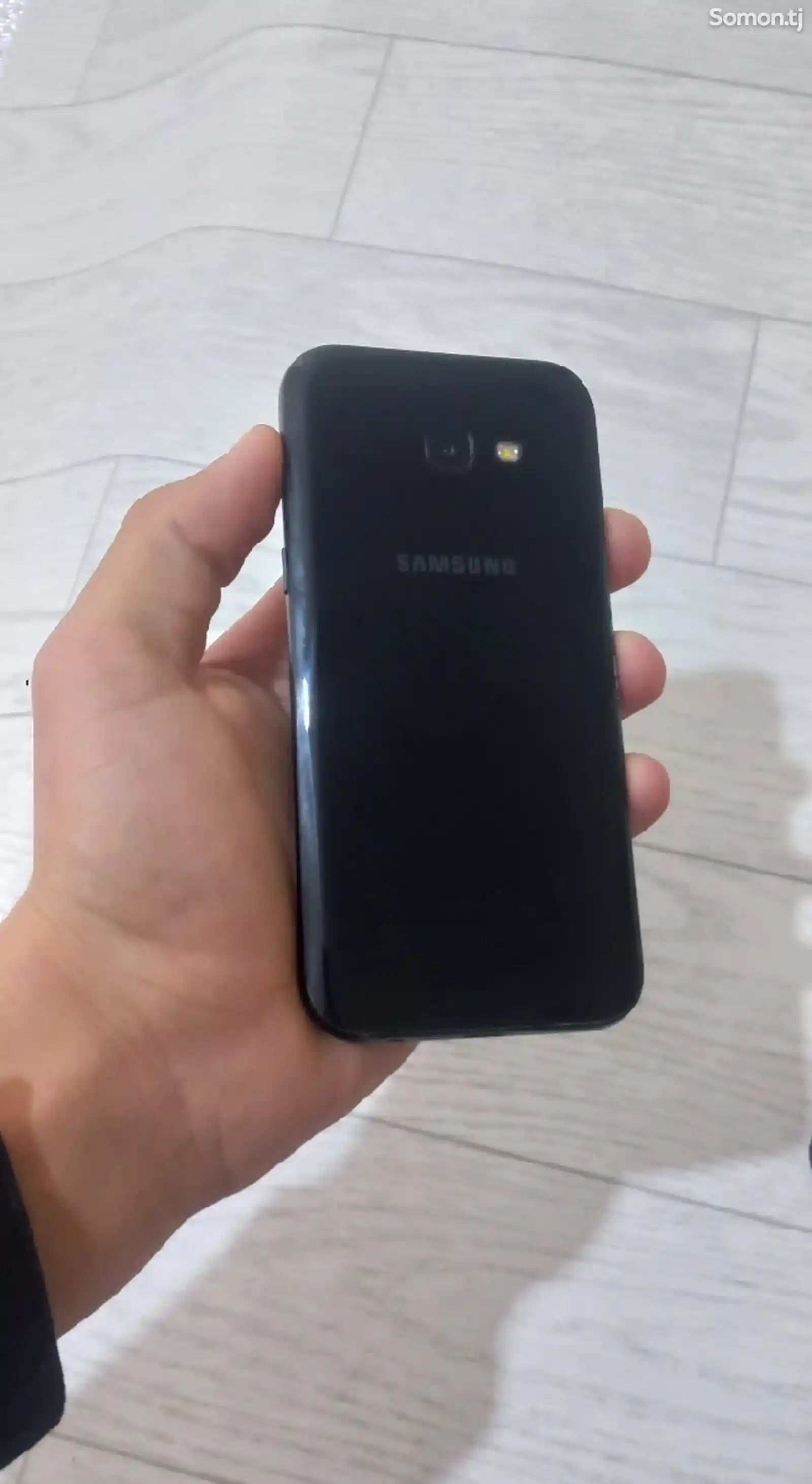 Samsung Galaxy A5 2017-1