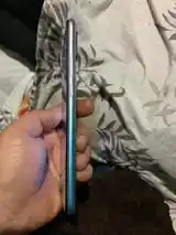 Телефон Realme-4